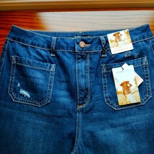 NWT! Sincerely Jules Jeans. Super High Rise Flare. Size 9/29.